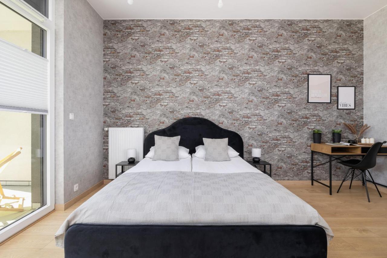 Krakow Studio With Parking & Terrace Near Zalew Bagry By Renters Prestige Extérieur photo